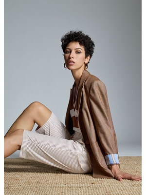 ALBA CONDE Blazer Entallada Marrón - Imagen 2