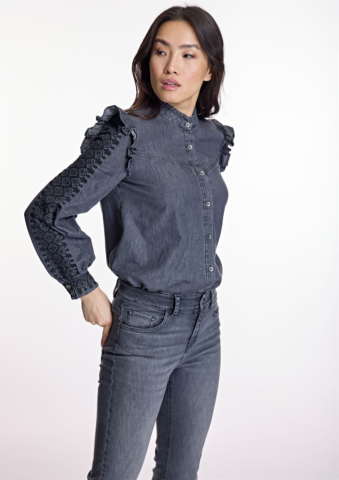 ALBA CONDE Blusa Denim Manga Bordada - Imagen 2