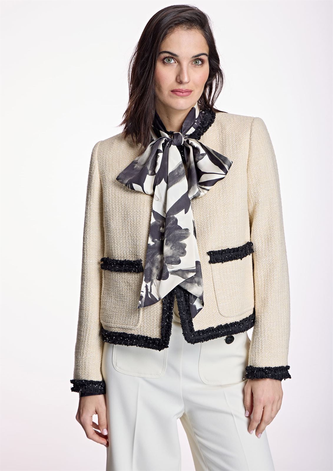 ALBA CONDE Chaqueta Chanel Color Crudo - Imagen 1