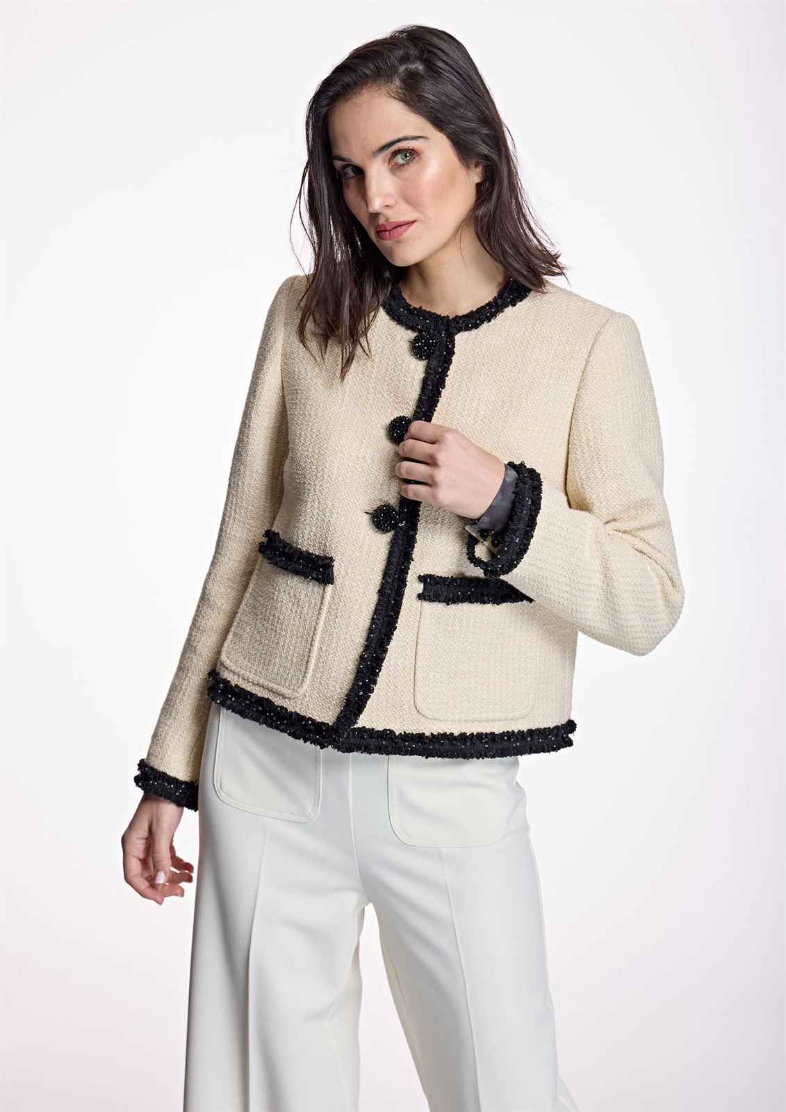 ALBA CONDE Chaqueta Chanel Color Crudo - Imagen 2