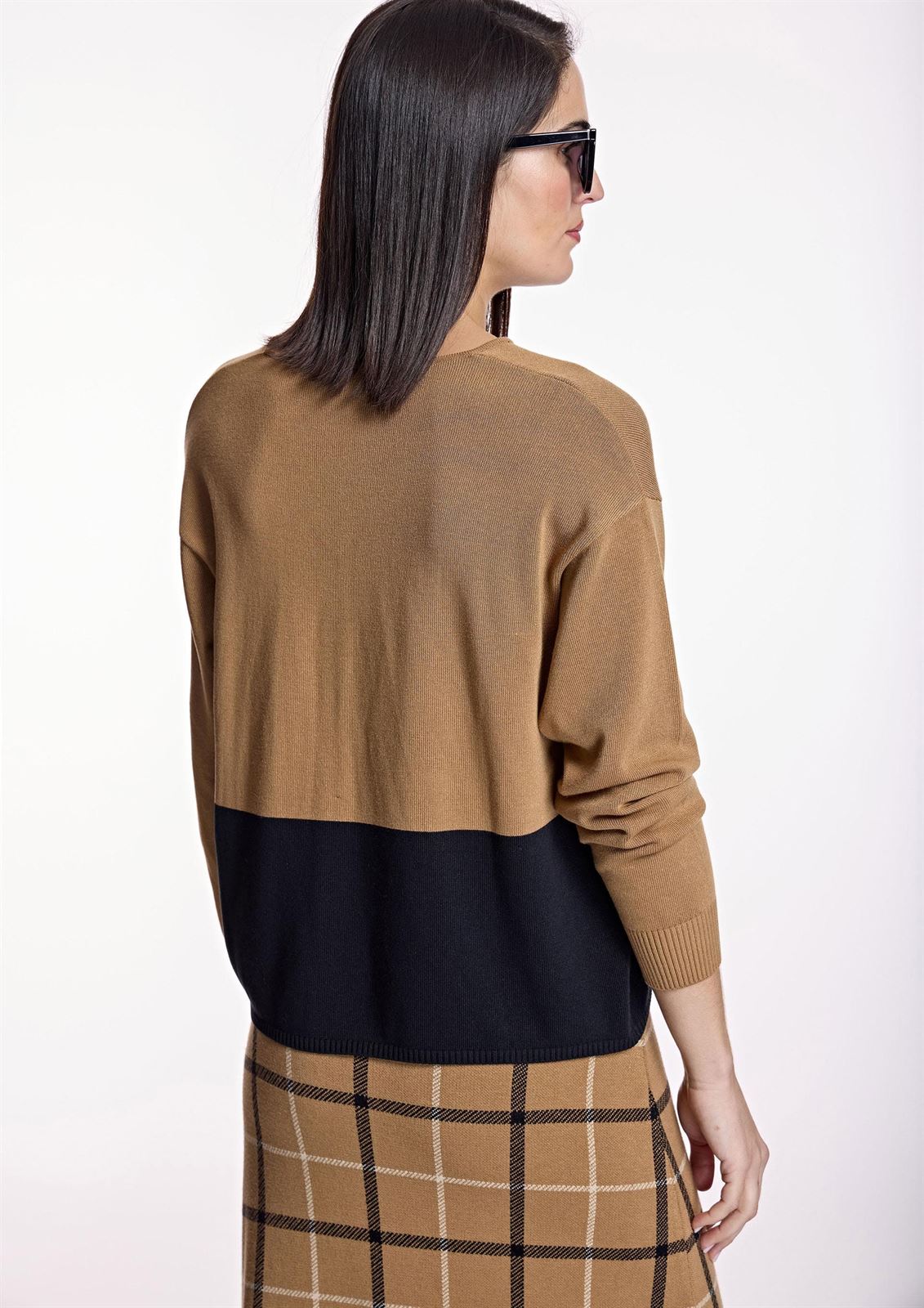 ALBA CONDE Jersey Bicolor Camel y Negro - Imagen 5